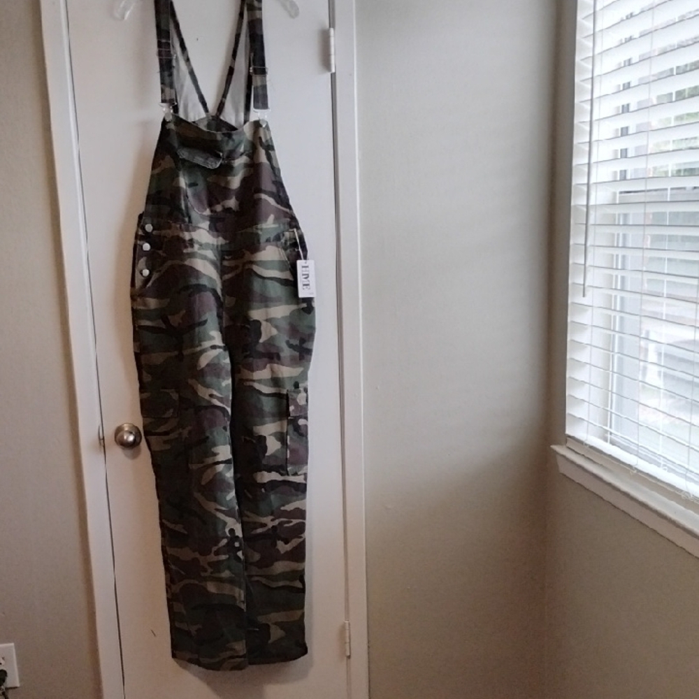 HME Camouflage Patterned Overalls